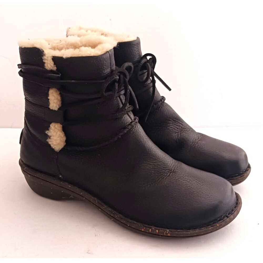 UGG Caspia 1932 Blk Leather Lace Up Ankle Boot Shearling Lined EU 38 US 7